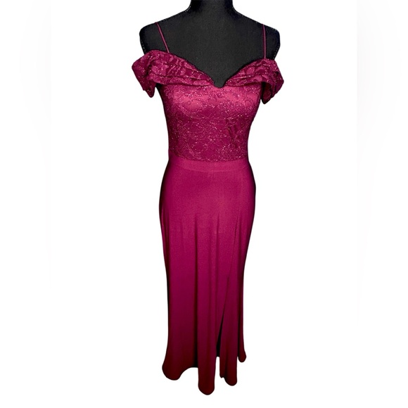 Night Way Collections Dresses & Skirts - Women's Merlot Off Shoulder Gown Maxi Formal Sz 4 Elegant Princess Lace Regency